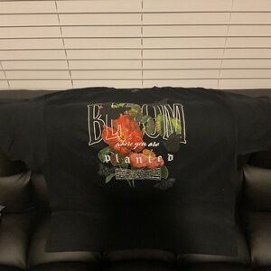 Graphic Bloom Black Tee Size 2XL